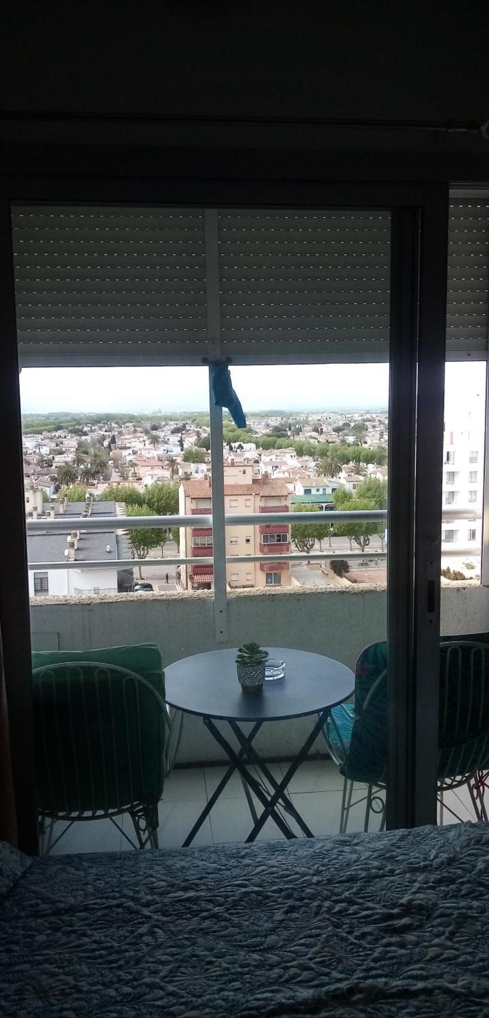 A Perte De Vue Linge De Maison Fourni Empuriabrava Exterior photo